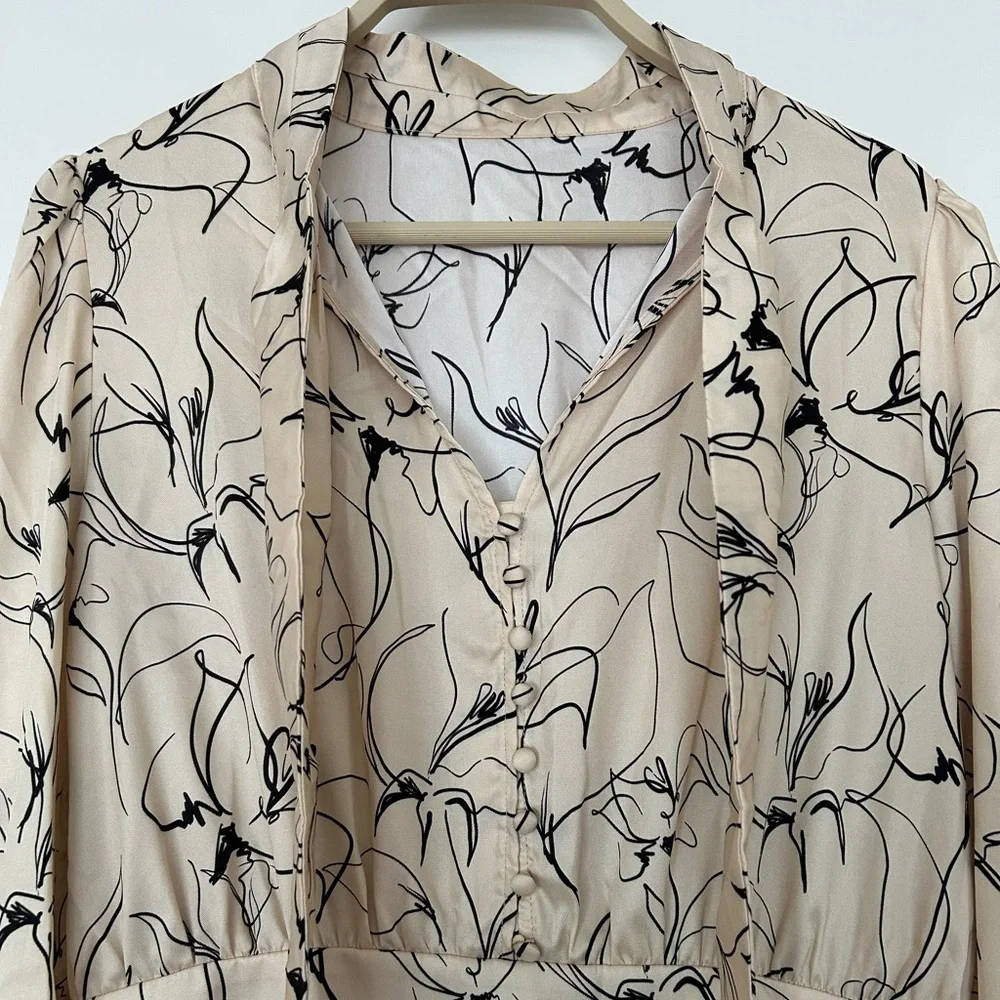 2 for 20$ 🍦🍨 Tie neck floral dress with side zip - Picture 3 of 14